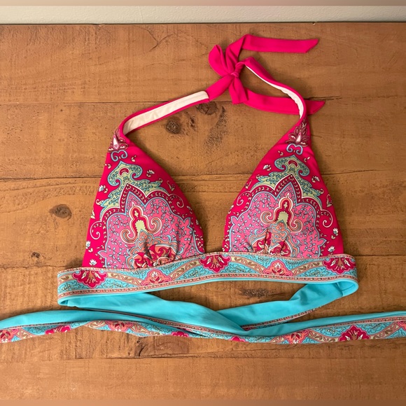 Victoria’s Secret bikini top - Picture 1 of 3